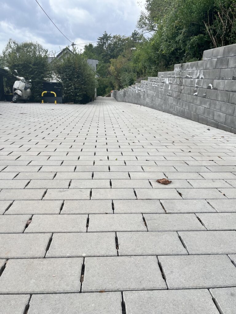 Pflasterbau bei der Referenz Privatzufahrt am Freidelbrunnen