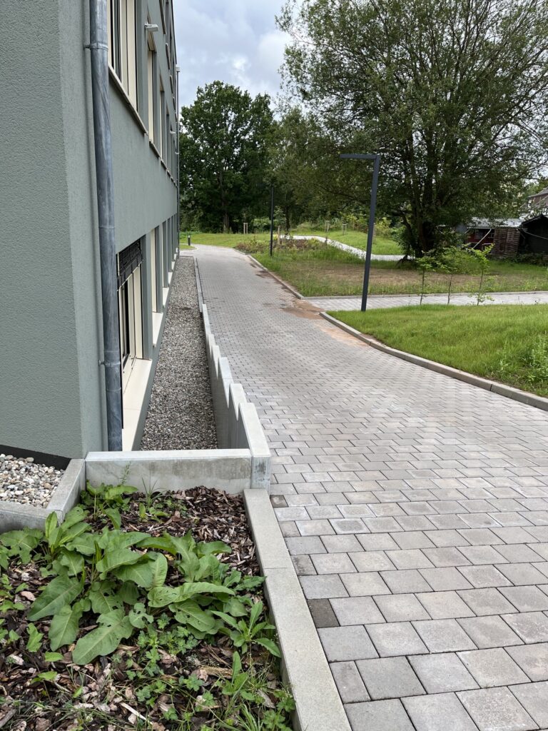 Außenanlagen bei der Referenz Willi-Graf-Haus, Saarbrücken
